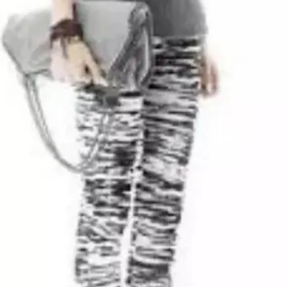 Isabel Marant Etoile Black & White Zebra Print Light Corduroy Pants Size 36 (4)